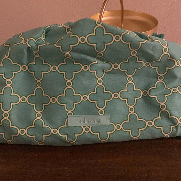 Stella & Dot clutch with removable broach/pin. - Picture 5 of 5